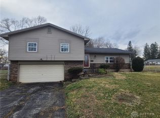 3515 Camelot Rd, Dayton, OH 45426