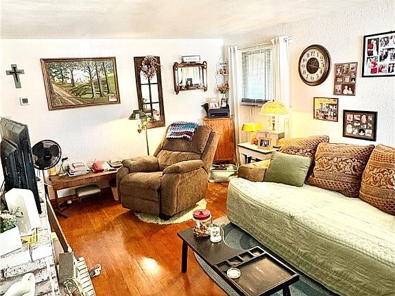 4th image of 1732 Gummer Ave