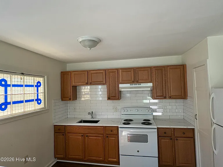 320 N Bennett St #A — Photo 6