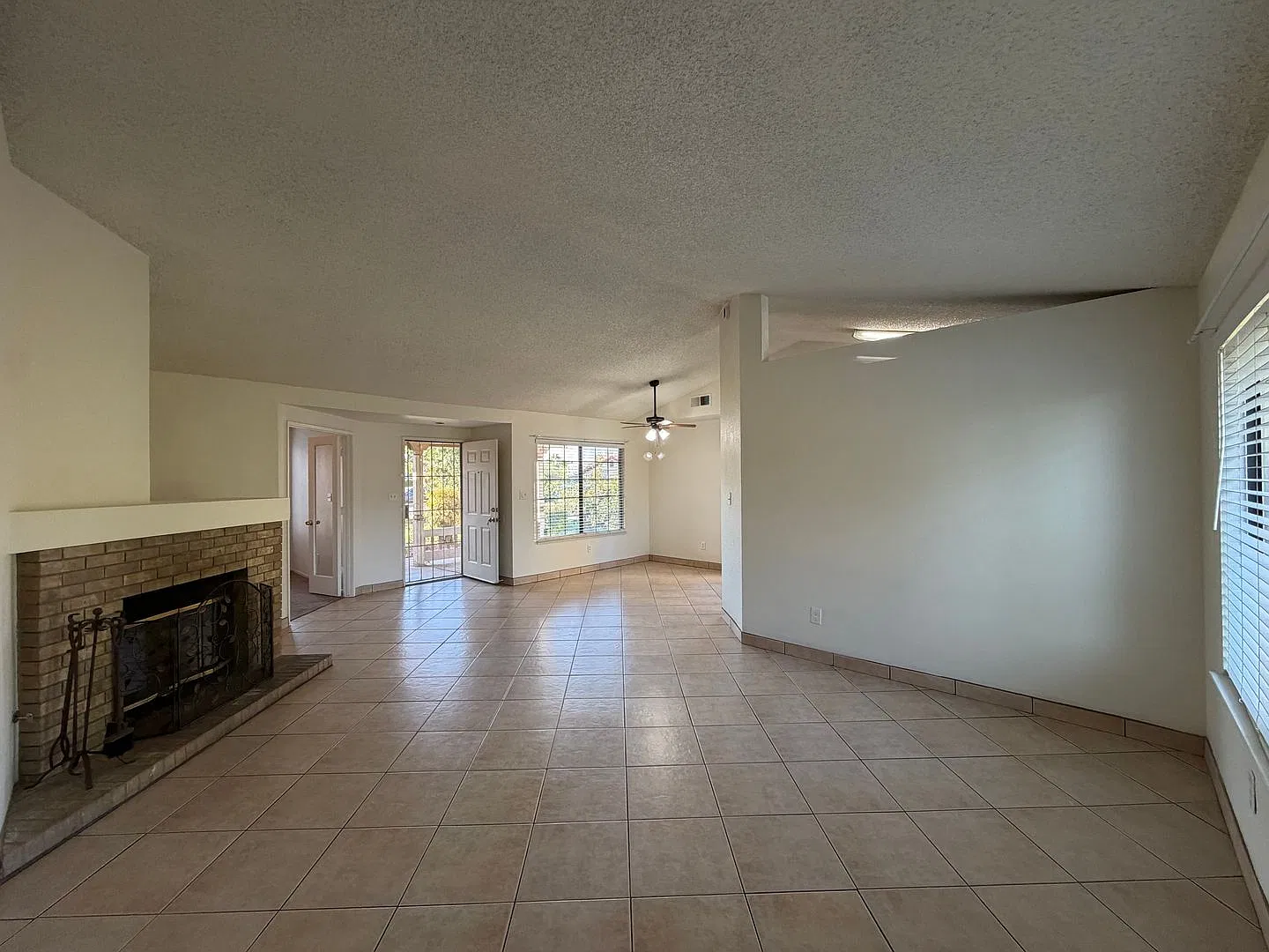 SW Bakersfield Home! — Photo 4