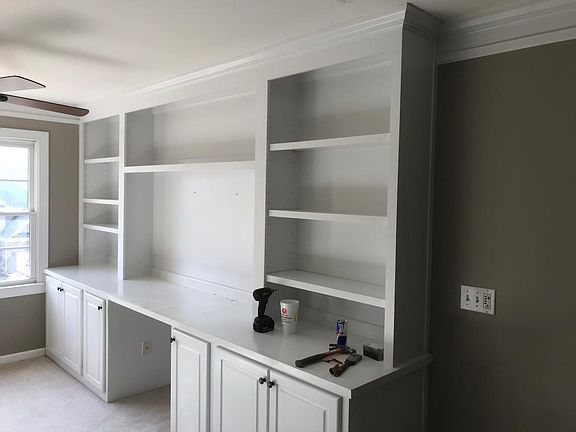 upstairs loft area/built in desk