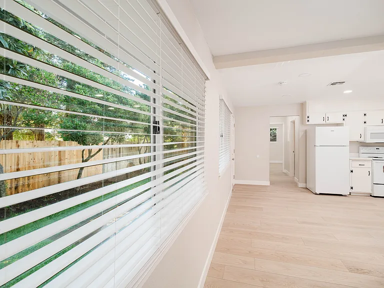 El Camino Duplexes — Photo 31