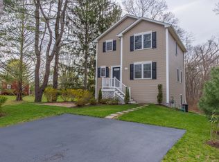 657 N Quidnessett Rd, North Kingstown, RI 02852