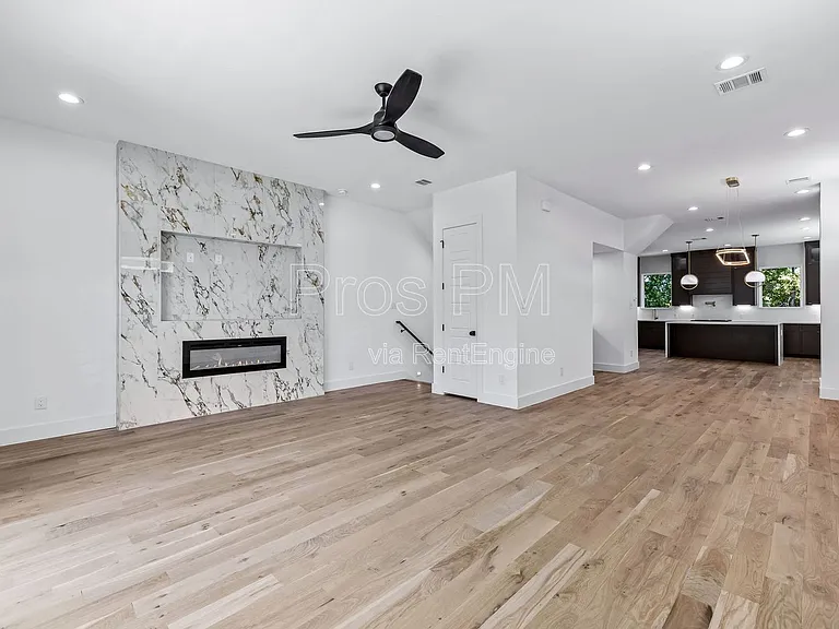 410 Avenue L #B — Photo 13