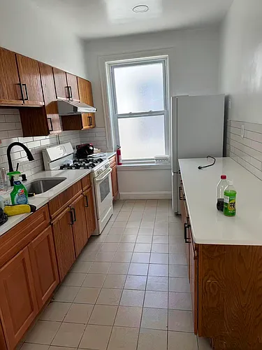 82 Bay 8th St #2F Photo 1