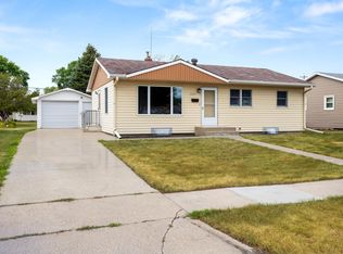 1805 17th St S, Fargo, ND 58103
