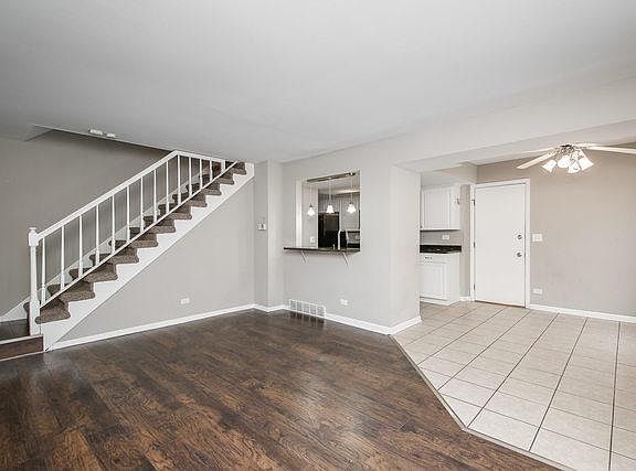 2nd image of 29W529 Winchester Cir S Unit 2