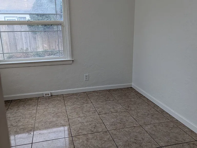 1851 Calimyrna Ave — Photo 9