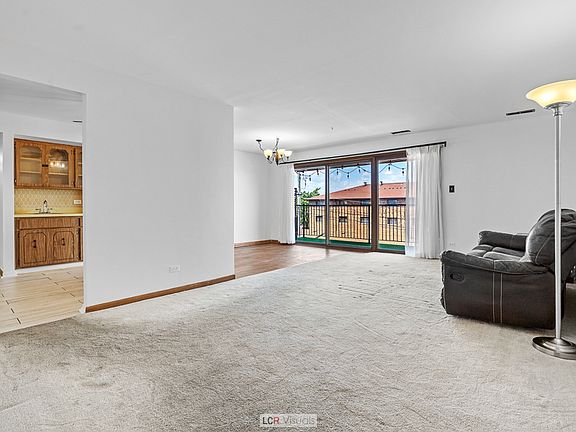 5th image of 4714 W 106th St APT 3C