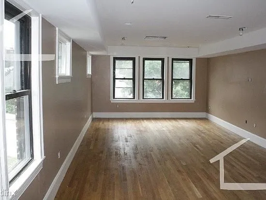 39-41 Woodstock Ave — Photo 11
