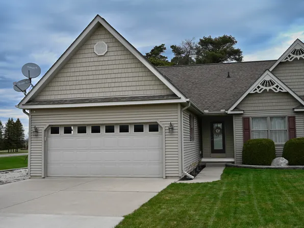 8158 N Clare Ave, Harrison, MI 48625