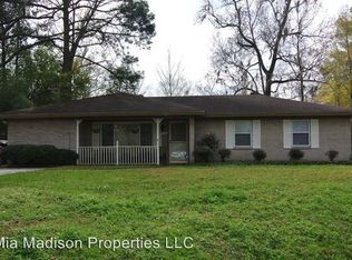 93 Bays Ave, Garden City, GA 31408