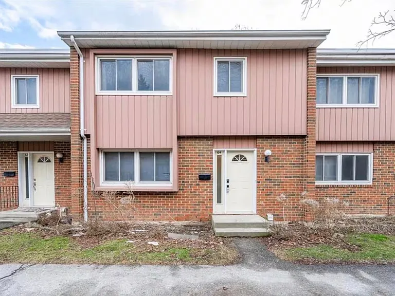 121 University Ave E #64 — Photo 1
