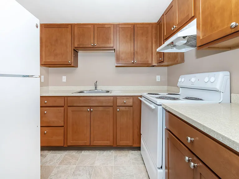 Corinthian Apartments — Photo 44