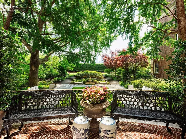 1 Sutton Place South image 14 of 15