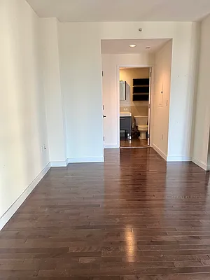 Rented by RELO REDAC INC. | media 7