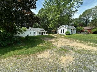 1262 Sanford Rd, Wells, ME 04090