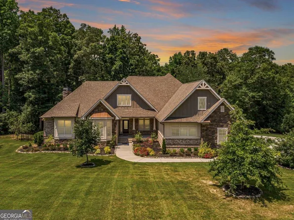 1586 Holly Ridge Dr, Loganville, GA 30052