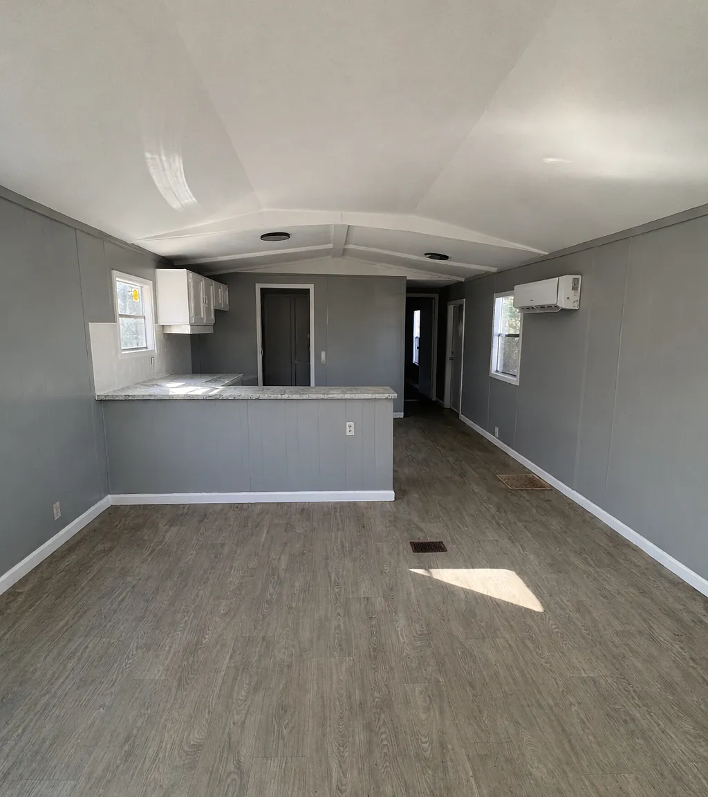 4400 Broad St — Photo 2