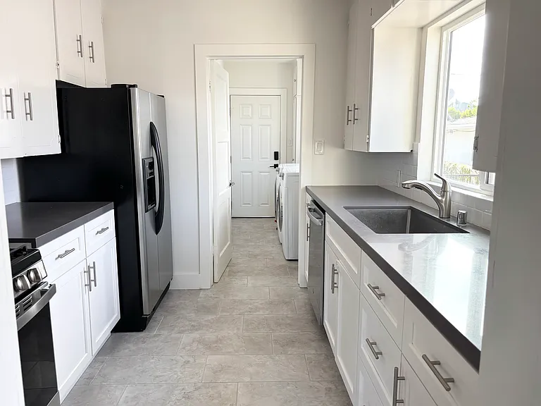 3507 S Cloverdale Ave — Photo 9