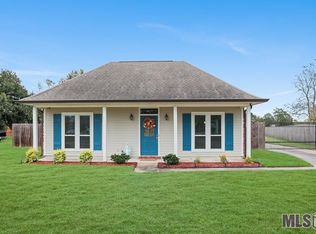 39412 Woodlake Dr, Prairieville, LA 70769