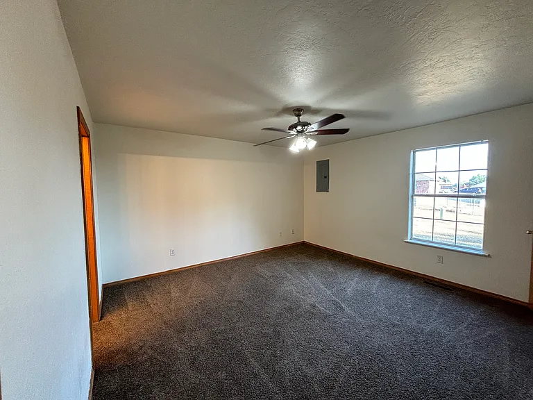 103 W Husband Ct — Photo 13
