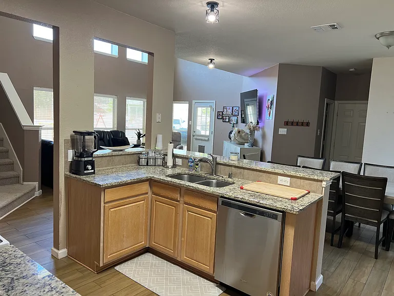 10215 Waterbury Dr — Photo 29