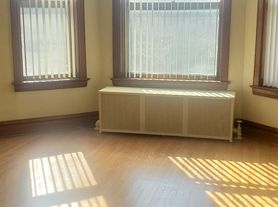 1851 S Troy St, Chicago, IL