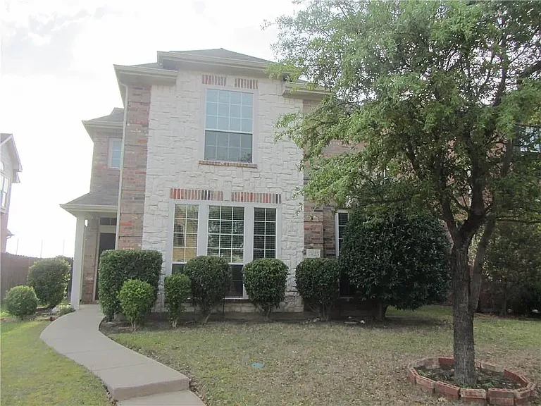 7425 Danbridge Ln — Photo 1