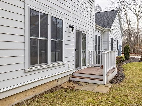 5th image of 43 Sherwood St #43