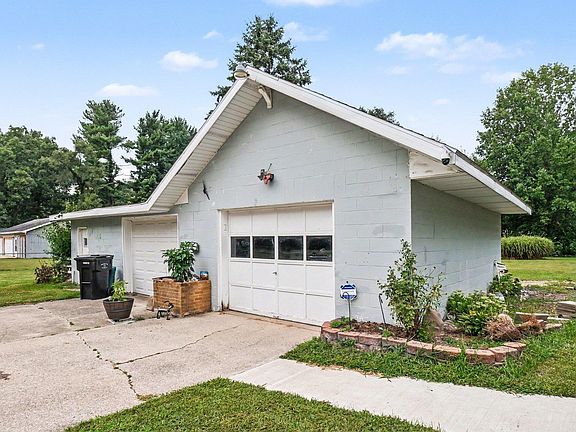 3rd image of 56408 Orchid Rd