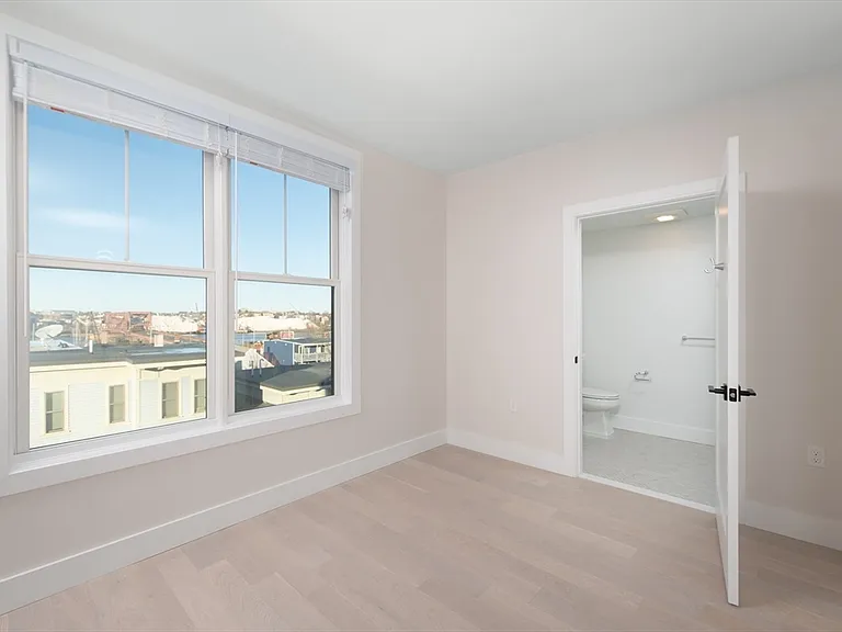 425 Border St #407 — Photo 12