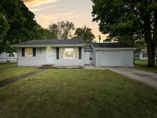 208 Glaser St, Buchanan, MI 49107