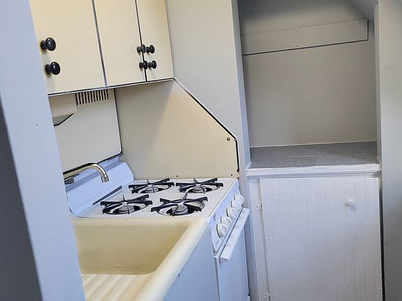 2nd image of 721 E High St APT 314