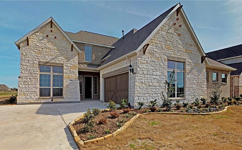 1st image of 2318 Clover Ct