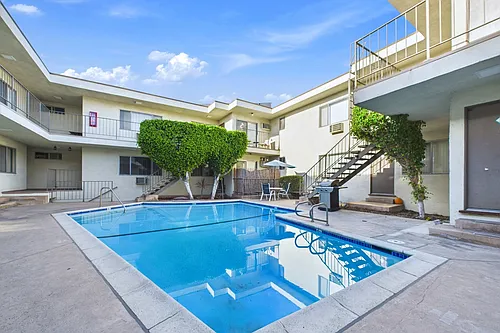 Oasis Apartments Photo 1