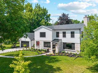 7137 N Santa Monica Blvd, Fox Pt, WI 53217