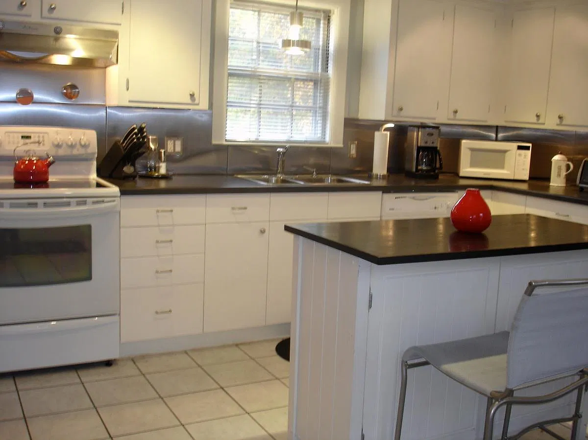 2 bed, 1000 sqft, $3,000 — Photo 3