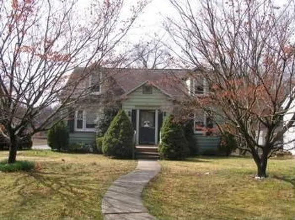 236 Walnut St, Mont Clare, PA 19453