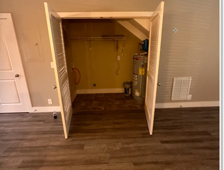 Washer& Dryer hookup