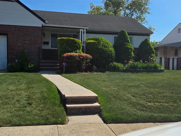 2127 Leighton Road, Elmont, NY 11003