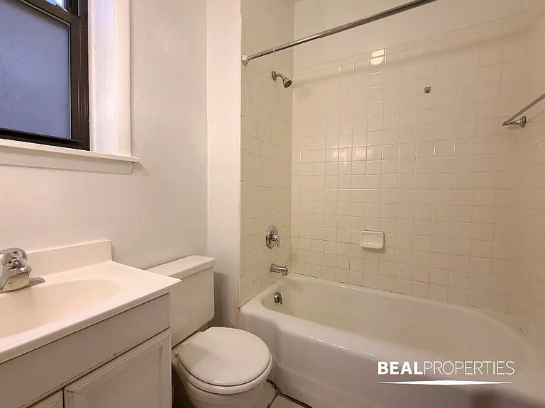 1220 N Dearborn St #1 — Photo 12