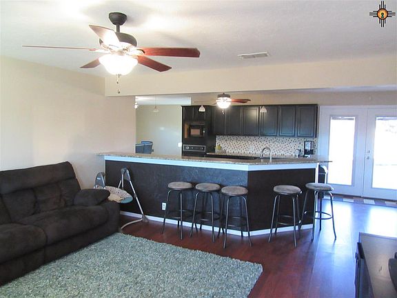 5th image of 826 W 19th St