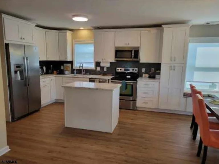 14 N Monroe Ave — Photo 10
