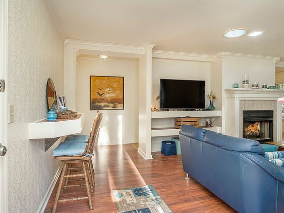 3rd image of 302 Stonewall Estates Dr