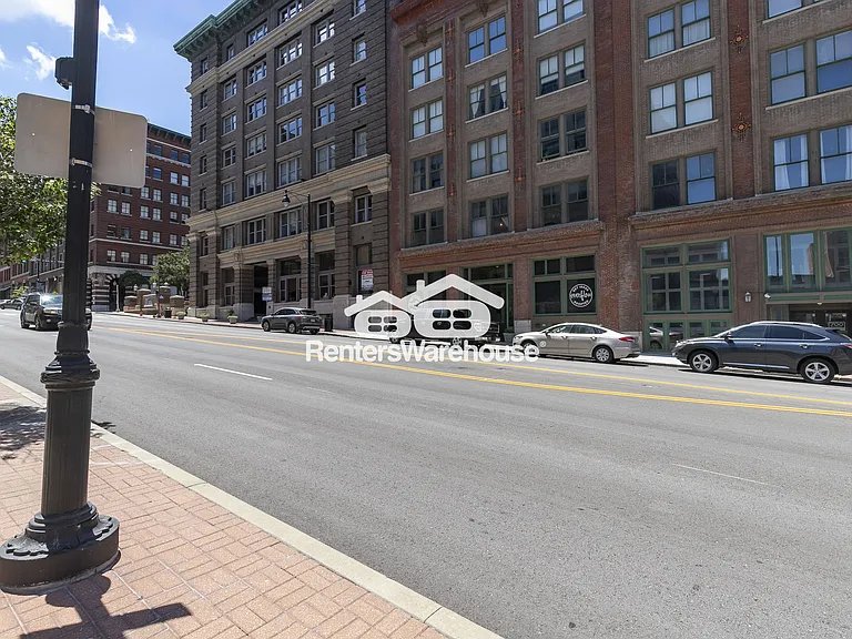 700 Broadway Blvd #210 — Photo 16