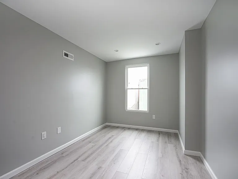 333 Daly St — Photo 14
