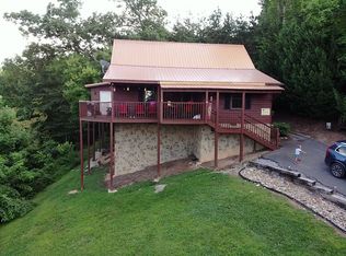 940 Pine Mountain Rd, Sevierville, TN 37862