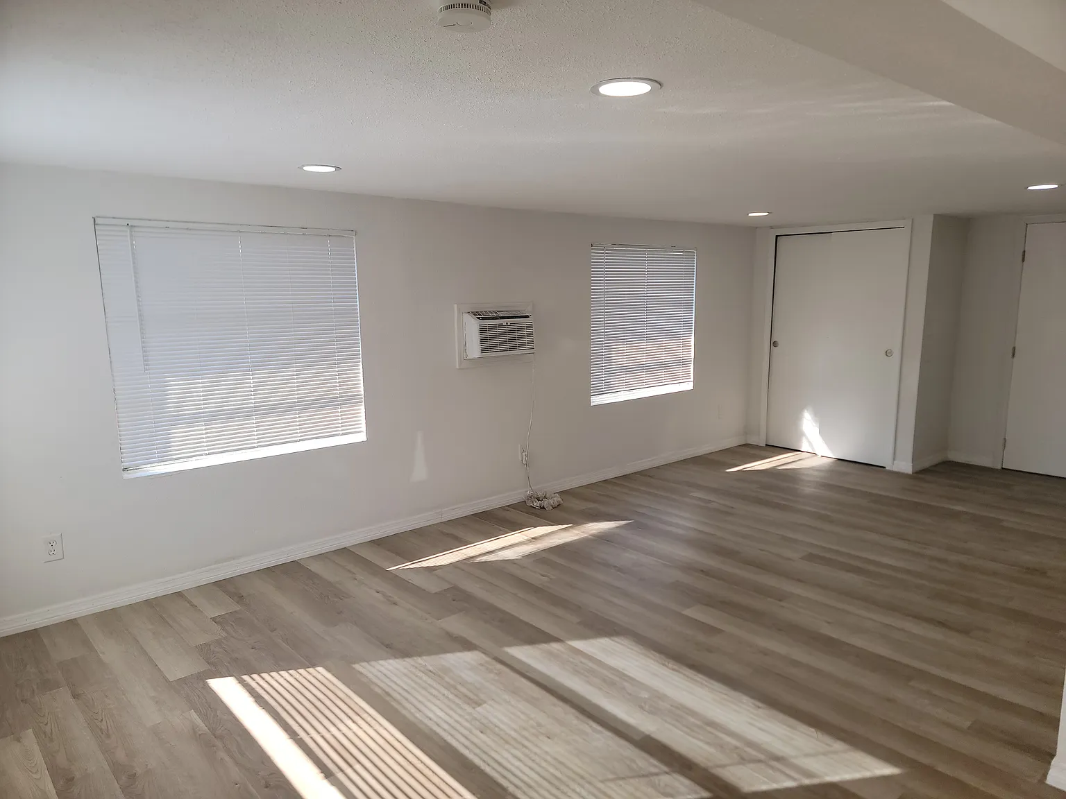 2 bed, 888 sqft, $1,295 — Photo 2