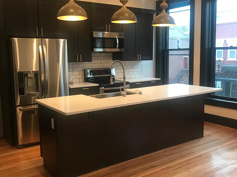 25 E Main St — Photo 3